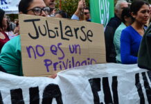 Multitudinaria marcha en Paraná contra la reforma previsional de Frigerio