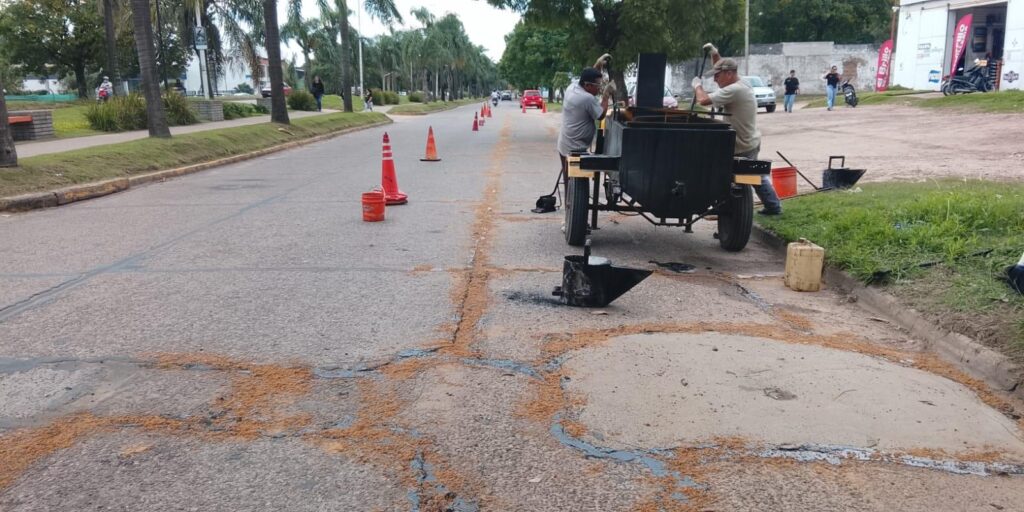 Intensifican tareas de bacheo y conectividad en la zona sur y centro ...
