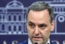 Citan a declarar a las cuatro mujeres que prestaron dólares a Adorni