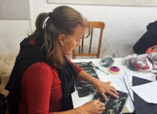 La EMAO sumó nuevas capacitaciones en tapizado, marroquinería y restauración de muebles