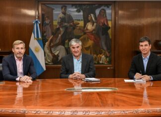 Frigerio se reunió con Caputo y funcionarios de Economía