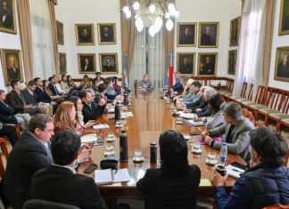 Frigerio pone el foco en las escuelas y acelera gestiones por la planta en Paysandú