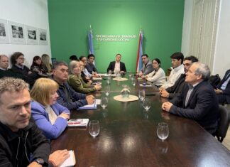 El gobierno presentó una oferta salarial remunerativa que supera el índice inflacionario