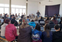 Charlas sobre suicidio adolescente y violencias en escuelas uruguayenses