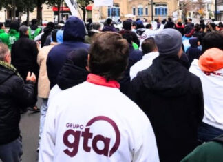 Con apoyo gremial, trabajadores avícolas protestaron por el cierre de la planta