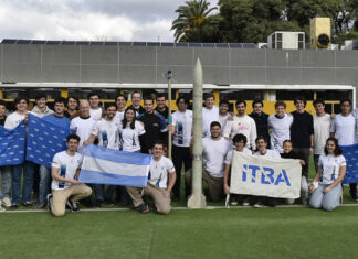 Estudiantes del ITBA buscan hacer historia con un cohete supersónico en EE.UU.