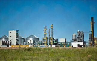 Uruguay analiza relocalizar la refinería tras el reclamo ambiental de Colón