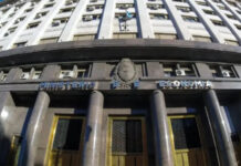 La deuda bruta de la Administración Central superó los USD 496 mil millones en abril