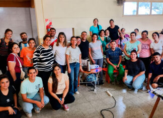 Familias y docentes participaron de un encuentro sobre crianza y educación en Basavilbaso
