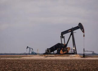 Petróleo cae hasta 12% y suben los mercados por expectativa de paz entre EE.UU. e Irán