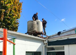 Avanza la limpieza y desinfección de tanques de agua en escuelas