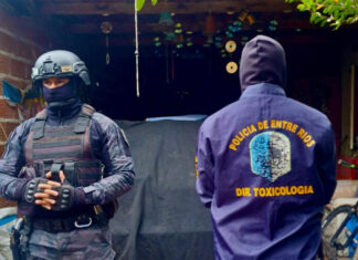 Dos detenidos y secuestro de droga tras allanamientos en Federación