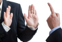 OPINAR NO PUEDE COSTAR AMENAZAS