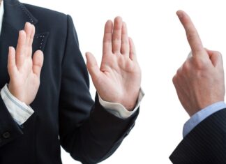 OPINAR NO PUEDE COSTAR AMENAZAS