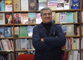 Historias bajo las estrellas: Daniel Balmaceda llenó de memoria y anécdotas la calle España