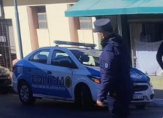 Detuvieron a un hombre tras un violento episodio y agresión a una policía