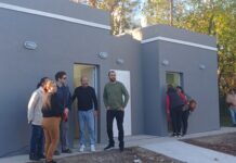 Plaza Schiavo cuenta con nuevos sanitarios para vecinos y feriantes