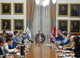 Seguridad, obras y actos patrios, ejes de la reunión de gabinete provincial.