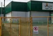 Crece la incertidumbre de los trabajadores mientras continúa la negociación