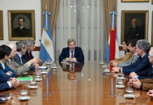 Frigerio y Caputo analizaron la economía con empresarios entrerrianos.