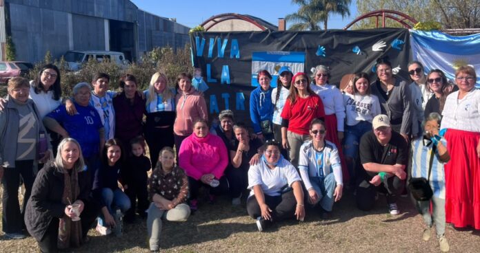 Mujeres construyendo futuro en Mandarinas