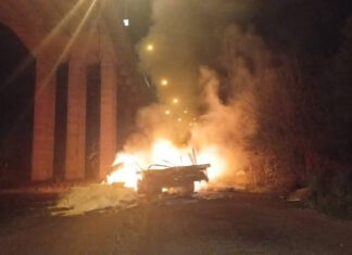 Camión con químicos cayó del Puente Urquiza
