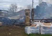 Voraz incendio destruyó seis cabañas de un complejo turístico en Colón