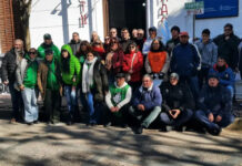Trabajadores de LT11 realizaron una volanteada en defensa de la radio pública Redacción: