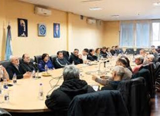 Crean una mesa multisectorial para enfrentar la crisis de Granja Tres Arroyos y defender el empleo