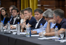 El Gobierno bonaerense propuso una suba salarial del 7% para los docentes