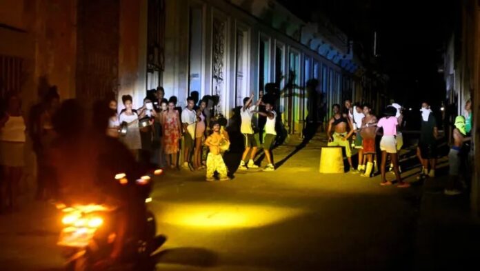 pagina 10 Cuba volvió a quedar a oscuras por un nuevo colapso eléctrico