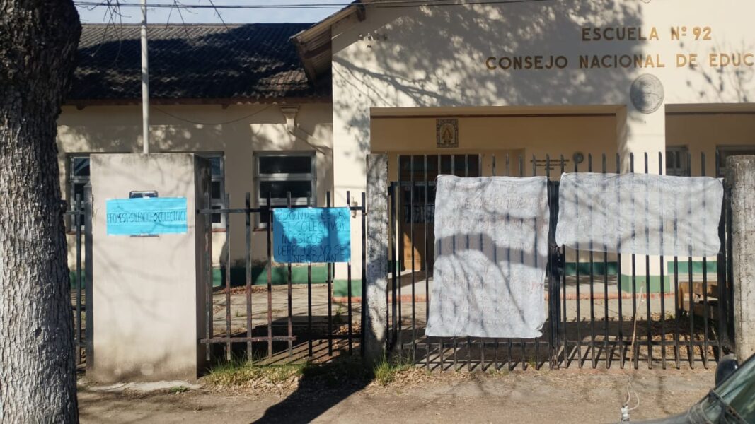La espera que también educa: sin colectivo, el costo lo pagan las familias