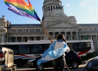 Fallo de la Cámara Federal. Ordenan reincorporar a una trabajadora trans