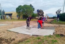 Pueblo Escondido. Construyen badenes para mejorar el drenaje