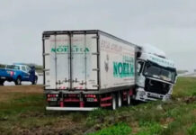 Una fuerte ráfaga de viento hizo despistar a un camión sobre la Ruta Nacional 14