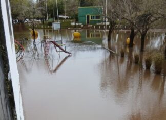 Bajó el río, pero continúa cerrado el acceso a los balnearios