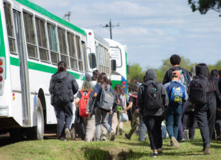Entre Ríos adjudicó el transporte escolar rural para 2026