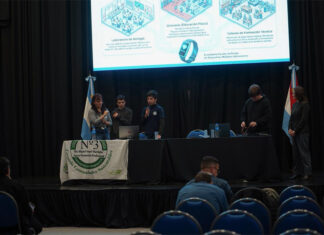 Estudiantes uruguayenses presentaron un brazalete inteligente en un congreso internacional de robótica