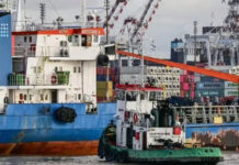 Puertos paralizados por conflicto con prácticos