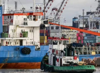 Puertos paralizados por conflicto con prácticos
