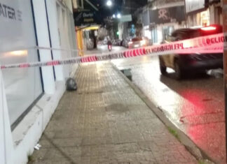 Delimitaron la vereda de ATER por desprendimientos de revoque