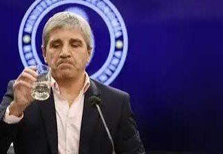 Caputo y el club de los «tarados» que hablan de Industria