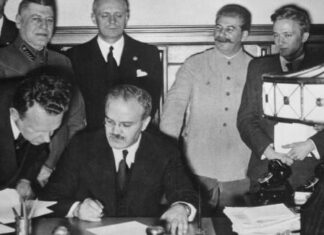 El Nazismo, el Estalinismo y el huevo de la serpiente