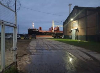 Con el ingreso de un buque. Sigue operando el puerto uruguayense