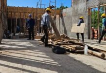 Industria y construcción se derrumbaron en julio: el dato del INDEC que desnuda la falsa recuperación