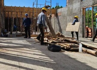 Industria y construcción se derrumbaron en julio: el dato del INDEC que desnuda la falsa recuperación