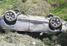 Despistó y volcó en la Ruta 14 vieja: una mujer fue trasladada al hospital