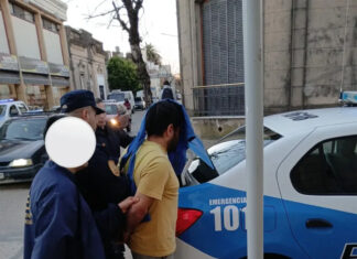 Detuvieron a un hombre acusado de intentar estafar con un cheque robado