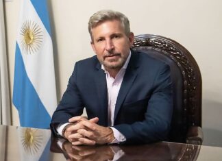 Frigerio defendió la eliminación de las pensiones vitalicias y cuestionó el exceso de elecciones
