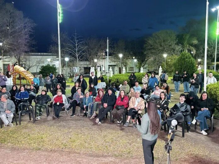 pagina 5 Una plaza para hablar, escuchar y acompañar